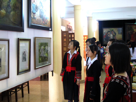 Exhibition on fine arts to mark the Yen Bai provincial party congress